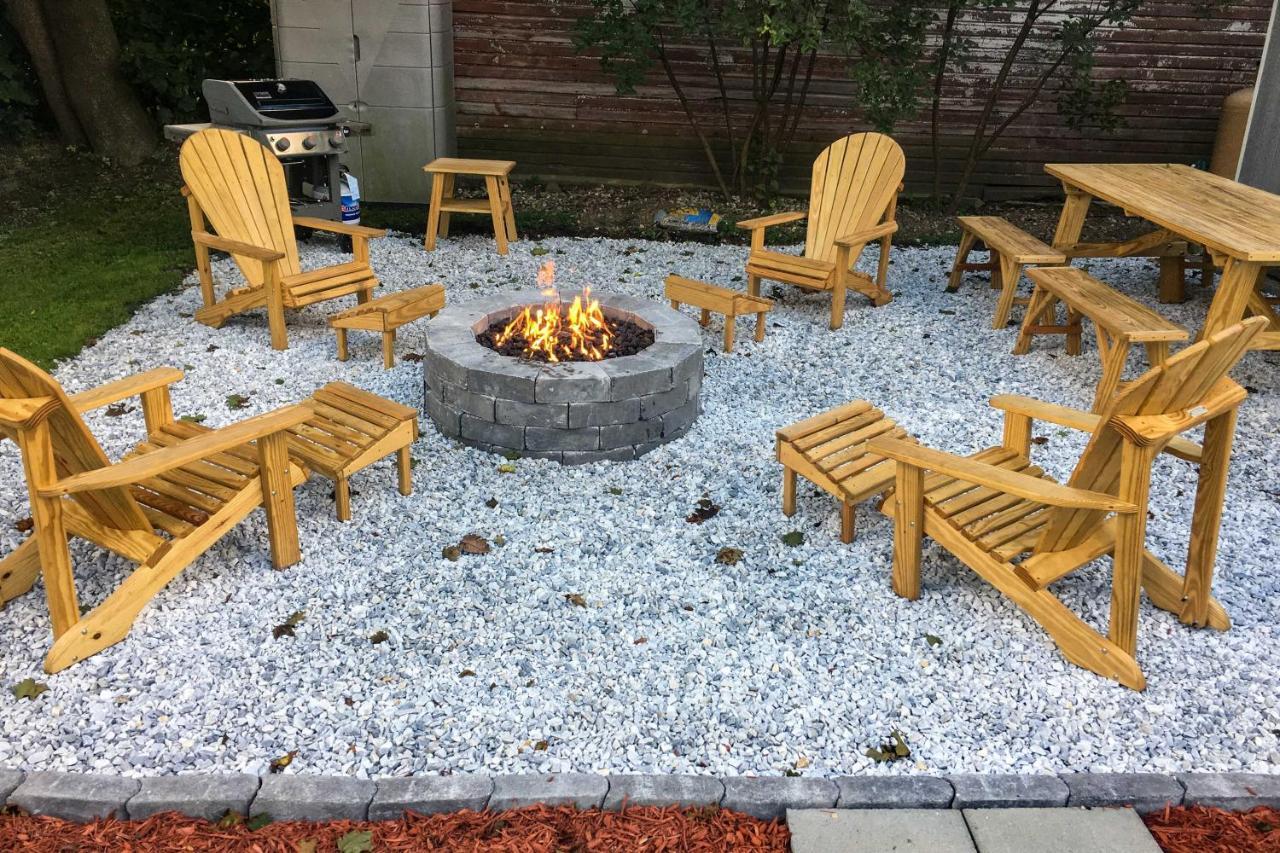 Spacious Rutland Townhome With Fire Pit- Walk To Town Exterior photo